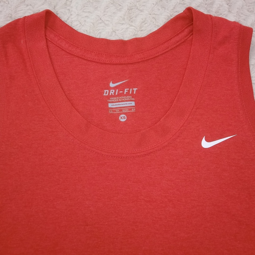 Nike dri-fit sleeveless top - Picture 3 of 6